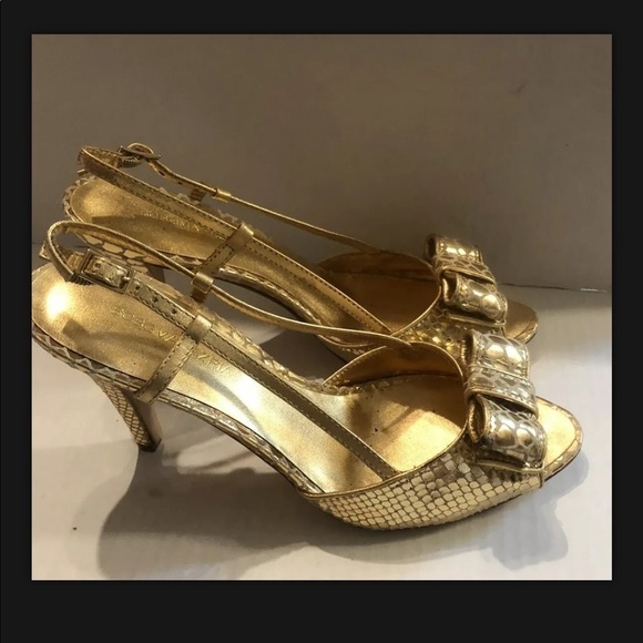 BCBGMAXAZRIA Gold Sexy Sandals Size 6.5B - Picture 5 of 6